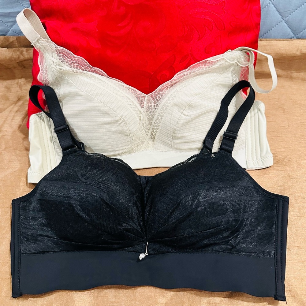 2PCS Turkish ultra-thin, breathable, wire-free, push-up, and seamless bra 40/90C